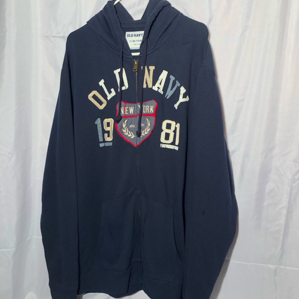 Preowned OLD NAVY hooded fleece jacket with zipper and pockets. Size XXL